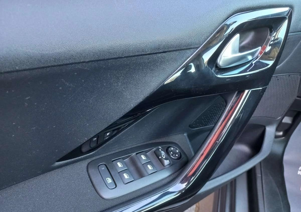 Peugeot 208 cena 37900 przebieg: 52000, rok produkcji 2017 z Łochów małe 232